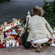 Trauer am Unfallort nach dem schweren Unfall mit zwei toten Kindern - Foto: Oliver Berg/dpa