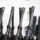 Stahl an Stahl: Die Läufe von Sturmgewehren in der Produktion von Heckler & Koch. - Foto: Bernd Weißbrod/dpa