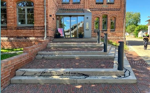 POL-CE: Sachbeschädigung am Rathaus Eschede - Foto: presseportal.de