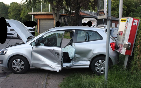 POL-MI: 18-Jähriger nach Kreuzungsunfall im Klinikum behandelt - Foto: presseportal.de