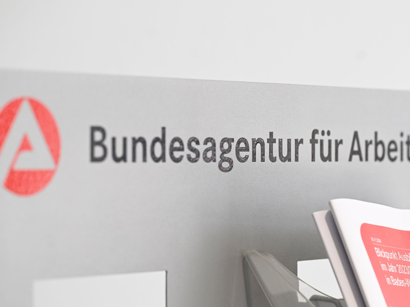 Die Bundesagentur für Arbeit stellt ihre Statistik für den Monat Mai vor (Archivbild).  - Foto: Bernd Weißbrod/dpa