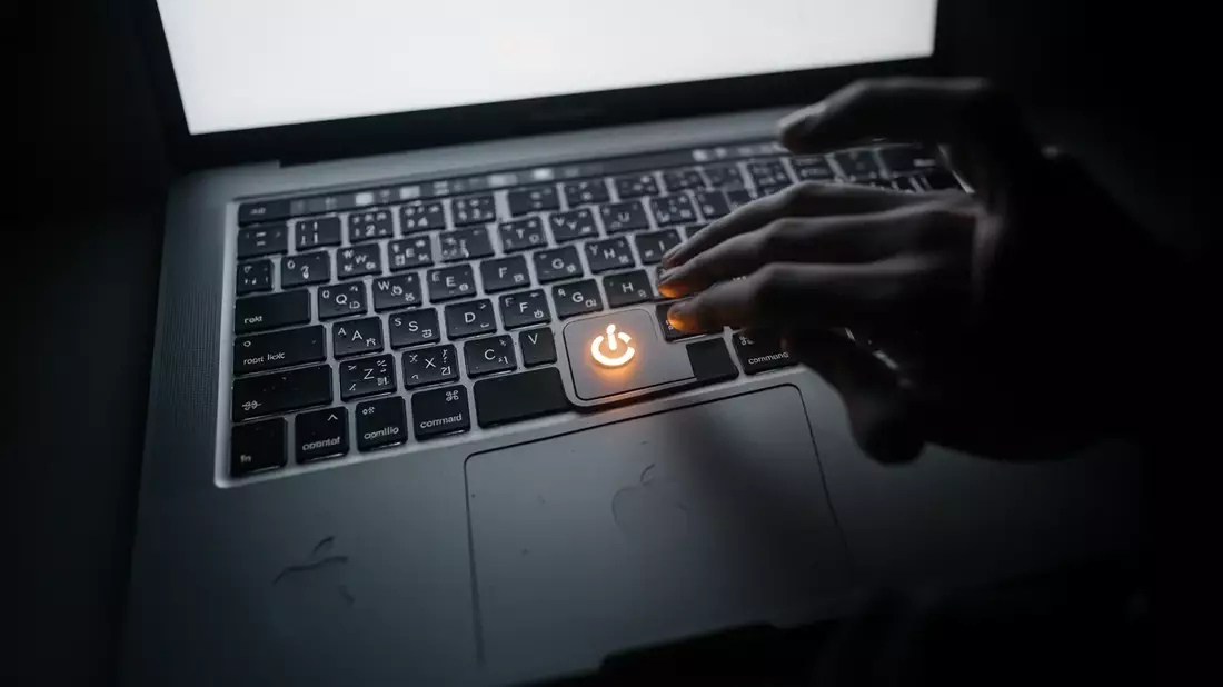 macOS 27 zur WWDC: Apple beendet Intel-Support endgültig Illustration mit AI erstellt übermittelt durch boerse-global.de