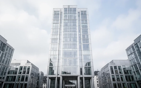 With Record Dividend and Upgraded 2026 Outlook, Commerzbank Fortifies Its Independence Case - Foto: über boerse-global.de