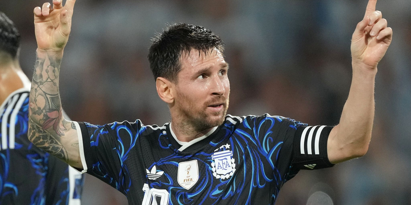 Der Kapitän will es noch einmal wissen: Messi spielt seine sechste WM. - Foto: Gustavo Garello/AP/dpa