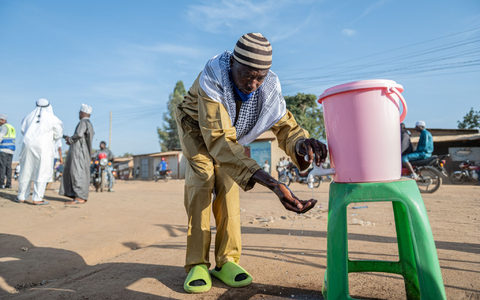 Viele Menschen haben Angst vor Ebola - andere verleugnen die Existenz der hochgefährlichen Krankheit. (Archivbild) - Foto: Moses Sawasawa/AP/dpa