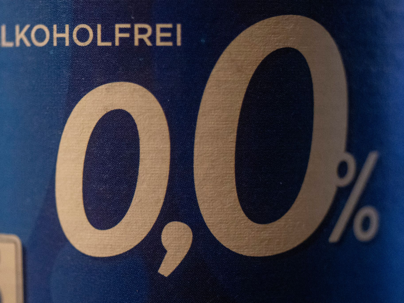 Der Pro-Kopf-Verbrauch von Bier lag letztes Jahr bei rund 84 Litern in Deutschland, davon waren rund 9 Liter alkoholfrei. (Symbolbild) - Foto: Christophe Gateau/dpa