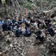 Die Arbeit der Retter ist sehr kompliziert und gefährlich. - Foto: Uncredited/Metta Tham Rescue Kalasin/AP/dpa