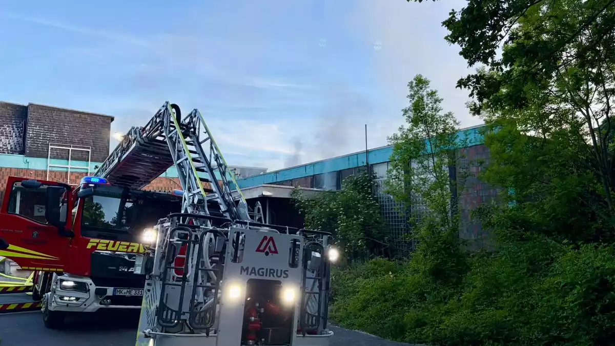 FW Menden: Mehrere zeitgleiche Einsätze für die Feuerwehr Menden - Bild: presseportal.de