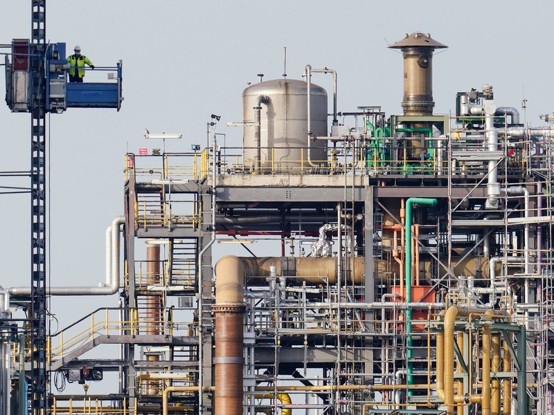 Chemieanlagen bei BASF: Der Konzern konnte zuletzt Preiserhöhungen durchsetzen  - Foto: Uwe Anspach/dpa