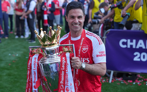 Der Architekt des Arsenal-Erfolgs: Trainer Mikel Arteta. (Archivbild) - Foto: Kin Cheung/AP/dpa