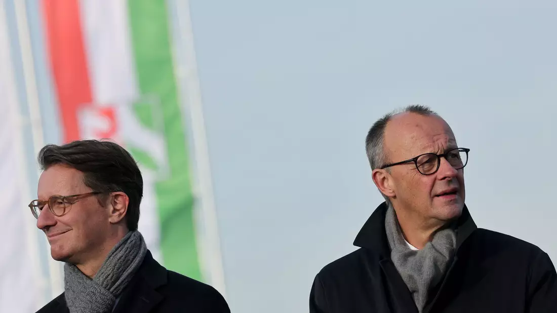 Am Montag kommt Kanzler Friedrich auf Einladung des NRW-CDU-Chefs Hendrik Wüst zu einer Klausur nach Meschede (Archivbild).   - Bild: Rolf Vennenbernd/dpa