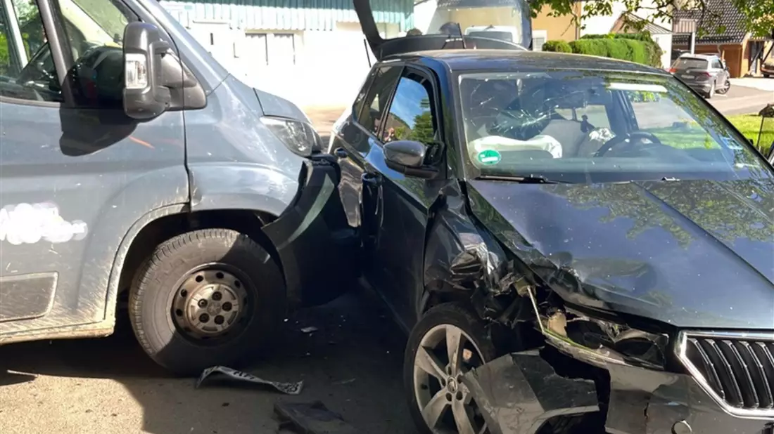 POL-GM: Unfall im Kreuzungsbereich - Bild: presseportal.de