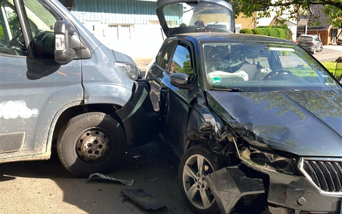 POL-GM: Unfall im Kreuzungsbereich - Foto: presseportal.de