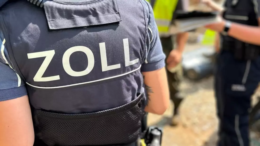 HZA-HN: Mehrfachen illegalen Aufenthalt und illegale Beschäftigung aufgedeckt und beendet - Bild: presseportal.de