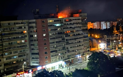 Im Zuge des Angriffskriegs gegen die Ukraine hat eine russische Drohne erstmals im benachbarten Nato- und EU-Land Rumänien ein Wohnhaus beschädigt und Menschen verletzt. - Foto: Uncredited/ISU Galati/AP/dpa