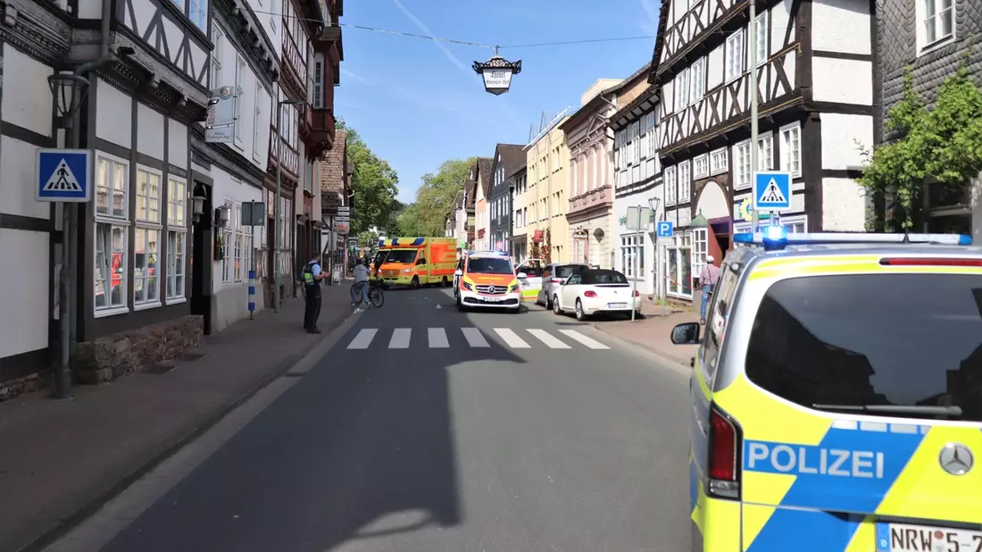 POL-HX: Fußgängerin auf Zebrastreifen angefahren und schwer verletzt - Bild: presseportal.de