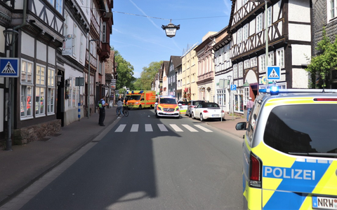 POL-HX: Fußgängerin auf Zebrastreifen angefahren und schwer verletzt - Foto: presseportal.de