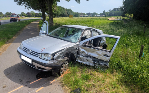 FW-KLE: Verkehrsunfall mit vier Verletzten auf der Gocher Landstraße - Foto: presseportal.de