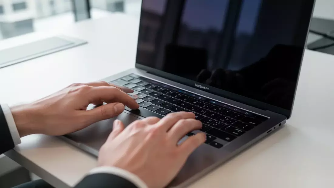 macOS Tahoe 26.2: Spotlight-Index wächst auf 117 GB und bremst System - Bild: über boerse-global.de