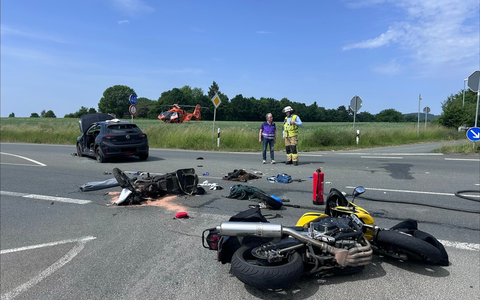 FF Bad Salzuflen: Drei Menschen bei Motorradunfall verletzt / Ostwestfalenstraße in Retzen ist über mehrere Stunden gesperrt - Foto: presseportal.de