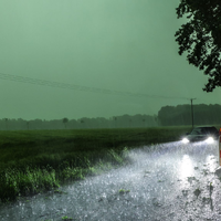 Wegen einer Gewitterfront gelten Unwetterwarnungen im Westen Deutschlands. - Foto: David Ebener/dpa