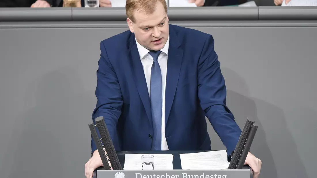 Stegemann hatte erst vor wenigen Tagen in der Debatte über Pflegekosten mit der Forderung Aufsehen erregt, dass auch Wohneigentum herangezogen werden sollte. (Archivbild) - Bild: Christophe Gateau/dpa