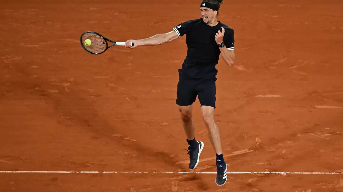 Alexander Zverev schlägt sich ins Achtelfinale der French Open durch. - Bild: Emma Da Silva/AP/dpa