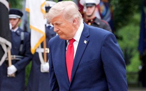 Gericht prüft Trumps umstrittenen Vergleich. (Archivbild) - Foto: Alex Brandon/AP/dpa
