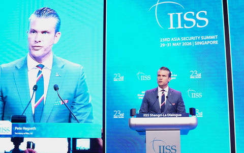 Hegseth hat Europa in Singapur scharf kritisiert. - Foto: Achmad Ibrahim/AP/dpa