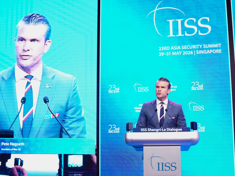 Hegseth hat Europa in Singapur scharf kritisiert. - Foto: Achmad Ibrahim/AP/dpa