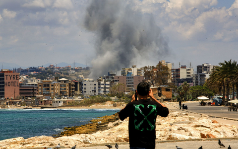 Der blutige Konflikt zwischen Israel und der Hisbollah im Libanon geht weiter.  - Foto: Stringer/dpa
