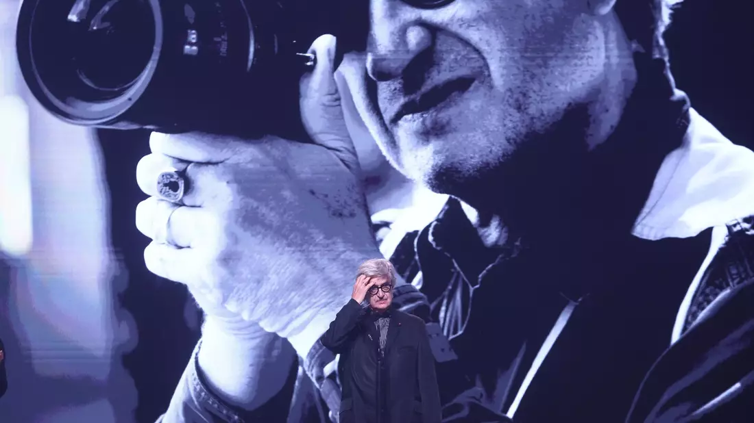Wim Wenders wurde mit dem Ehrenpreis ausgezeichnet. - Bild: Christoph Soeder/dpa