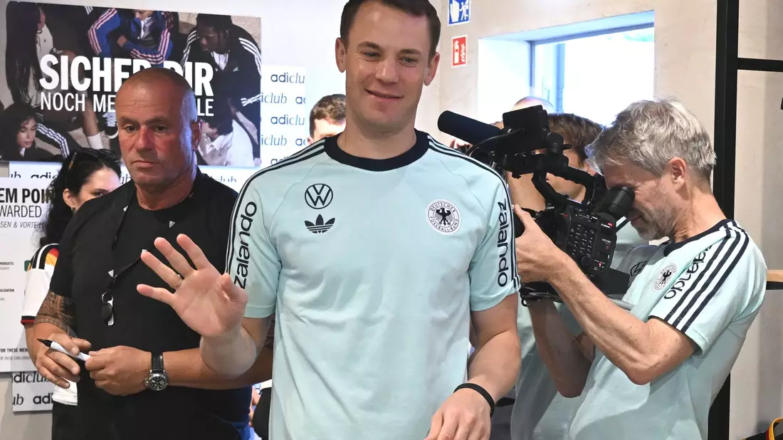 Manuel Neuer wird gegen Finnland noch geschont.  - Bild: Federico Gambarini/dpa