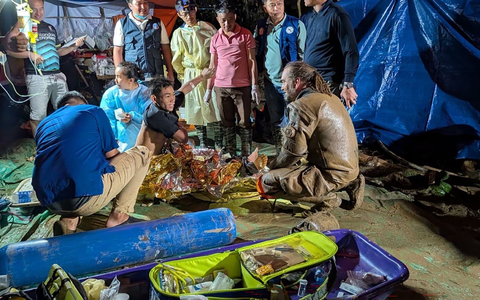 Die Rettungskräfte um den finnischen Höhlentaucher hatten seit Tagen unermüdlich an der Rettung gearbeitet. - Foto: Josh Richards/dpa