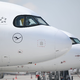Flugzeuge mussten am Samstagmorgen in München wegen einer Drohnenwarnung kurzzeitig am Noden bleiben. (Symbolbild) - Foto: Sven Hoppe/dpa
