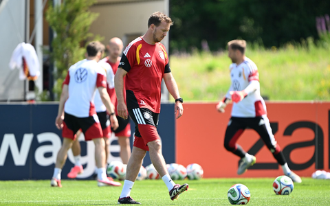 Julian Nagelsmann bestreitet mit seiner Mannschaft noch zwei Testspiele vor der WM. - Foto: Federico Gambarini/dpa