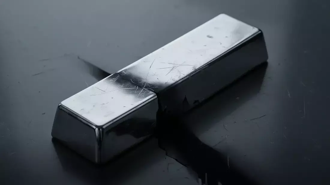 Silver Hangs on $76 as Solar Thrifting Collides with Battery Boom and Fed Uncertainty - Bild: über boerse-global.de