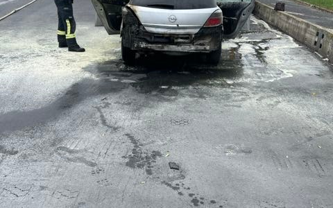 POL-WI: +++Fahrzeugbrand an Tankstelle+++ - Foto: presseportal.de