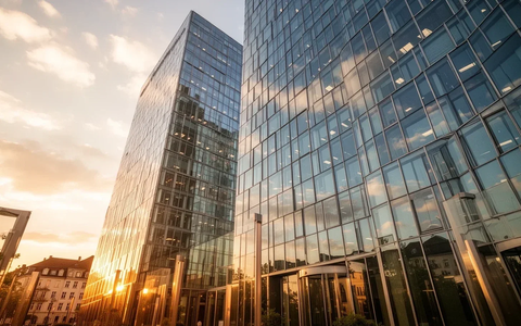 Munich Re's 57% Profit Surge Overshadowed as Shares Hit 52-Week Low on Pricing and Renewal Concerns - Foto: über boerse-global.de
