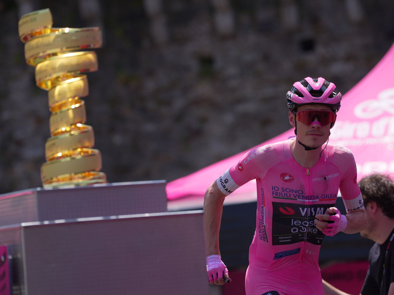 Hat die Giro-Trophäe fest im Blick: Jonas Vingegaard. (Archivbild) - Foto: Spada/LaPresse/AP/dpa