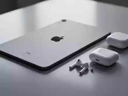 Apple-Preisrutsch: AirPods 4 unter 100 Euro, MacBook Air auf Rekordtief - Foto: über boerse-global.de