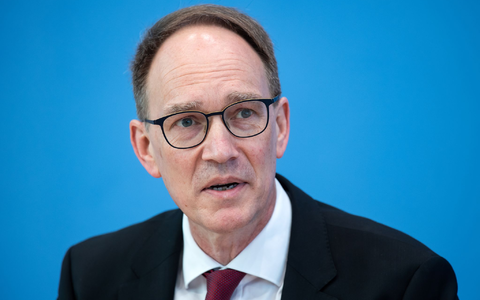 Marketing-Experte Peter Kenning sieht mehrere Motive hinter den Gratis-Aktionen. (Archivbild) - Foto: Bernd von Jutrczenka/dpa