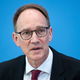 Marketing-Experte Peter Kenning sieht mehrere Motive hinter den Gratis-Aktionen. (Archivbild) - Foto: Bernd von Jutrczenka/dpa