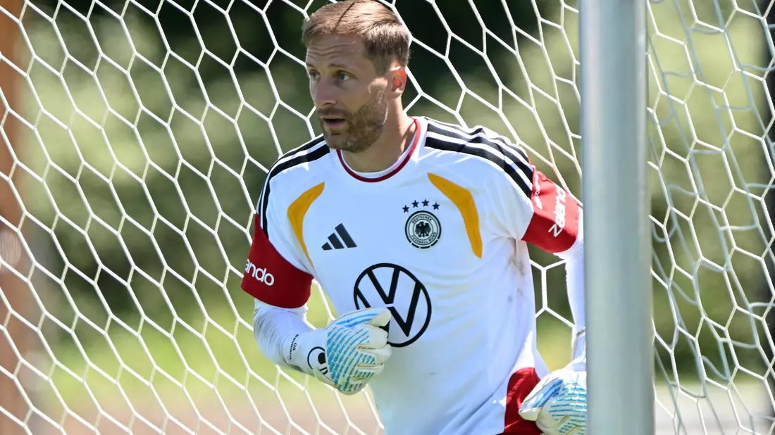 Oliver Baumann steht noch einmal im DFB-Tor.  - Bild: Federico Gambarini/dpa