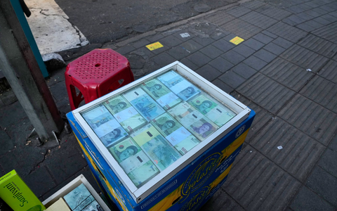 Die nahezu hundertprozentige Inflation im Iran hat die Preise für fast alle Waren verdoppelt. (Archivbild) - Foto: Vahid Salemi/AP/dpa