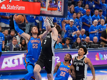 Isaiah Hartenstein konnte das Aus der Thunder nicht verhindern. - Foto: Nate Billings/AP/dpa