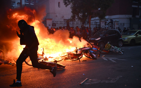 Nach dem Finale kommt es in Paris zu Ausschreitungen. - Foto: Julien Mattia/Le Pictorium via ZUMA Press/dpa