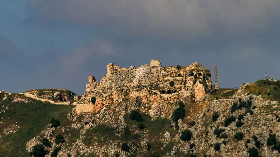 Die Kreuzritterfestung Beaufort, die israelische Soldaten eingenommen haben, liegt in der Nähe eines nordöstlichen Ausläufers der israelischen Grenze.  - Bild: Stringer/dpa