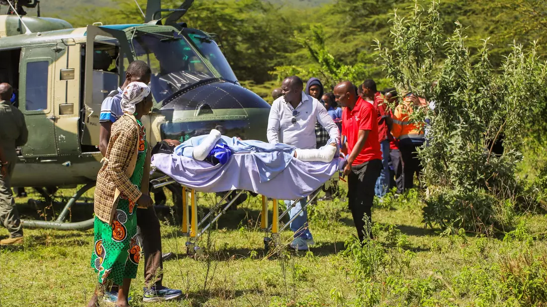 Dutzende Schülerinnen erlitten bei dem Brand Verletzungen und wurden in umliegende Krankenhäuser gebracht - nun steht fest: Es war Brandstiftung. (Archivbild) - Bild: Patrick Ngugi/AP/dpa