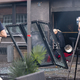 Der Eingangsbereich sowie Teile des Innenraums wurden durch die Explosion und den Brand zerstört, wie die Polizei mitteilte.  - Foto: Benjamin Westhoff/dpa